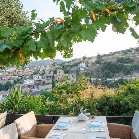 Bed & Breakfast Zoes Traditional Apartments, 3*