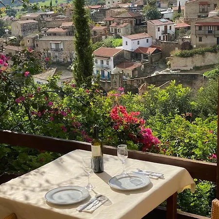 Bed & Breakfast Zoes Traditional Apartments, 3*