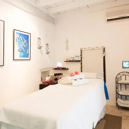 Bed & Breakfast Zoes Traditional Apartments,